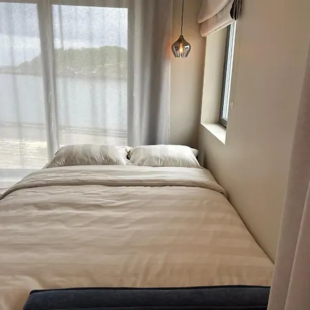 Oceanfront * Henningsvær