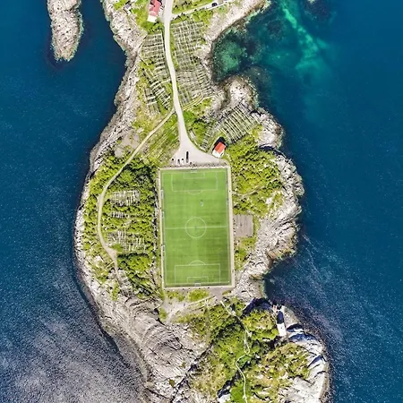 Oceanfront * Henningsvær